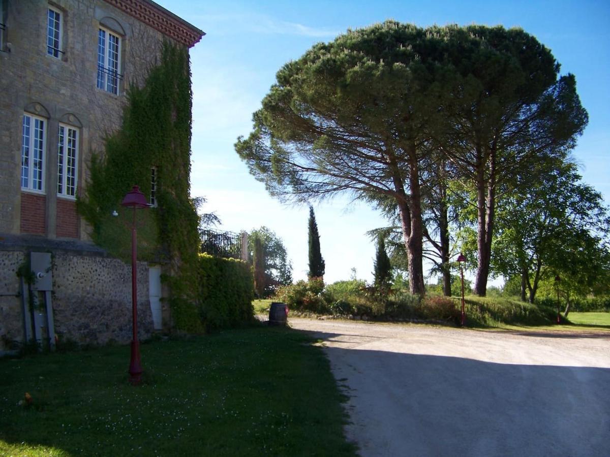 Gite, Jacuzzi & Vin Au Grenier De Madiran Exterior photo
